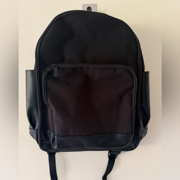 BEIS THE TRAVEL BACKPACK IN BLACK - Picture 5 of 9
